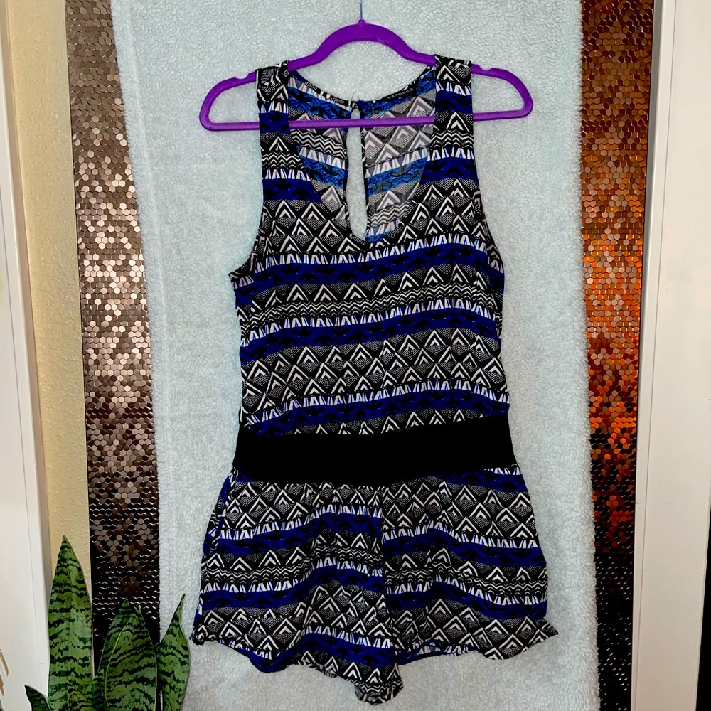 Size Large Express Romper Sleeveless Comfy Breathable and Super super cute!!!!